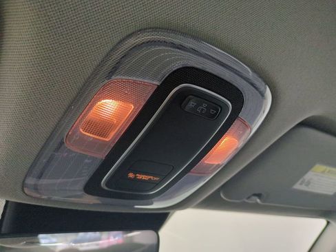 Certified 2025 Hyundai Elantra SE FWD image 22