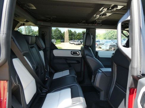 New 2026 Ford Bronco Outer Banks w/ Sasquatch Package AWD/4WD image 12