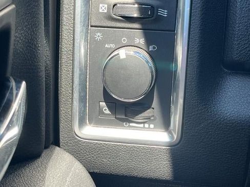 Used 2024 RAM 1500 Warlock AWD/4WD image 37