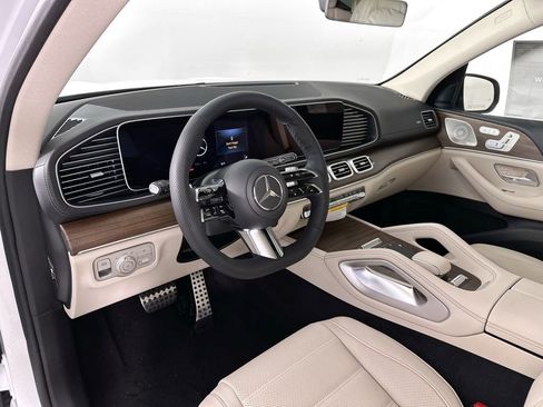 New 2026 Mercedes-Benz GLS 450 4MATIC image 9