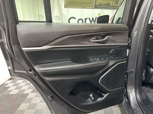 Used 2022 Jeep Grand Cherokee Limited 4xe image 18