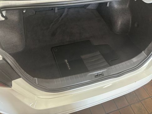 Used 2025 Nissan Altima 2.5 SV FWD image 28