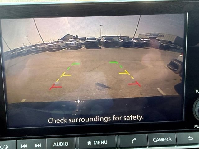 Used 2025 Nissan Rogue SV FWD image 2