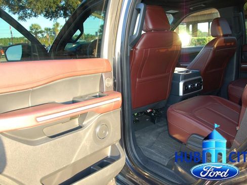 Used 2024 Ford Expedition Limited RWD image 12