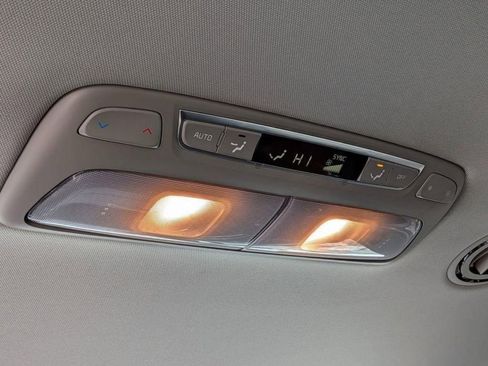 Used 2023 Kia Telluride S image 24