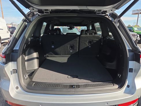 New 2025 Jeep Grand Cherokee Limited w/ Luxury Tech Group II image 8