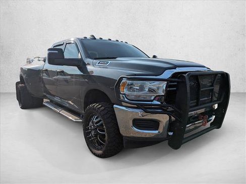 Used 2024 RAM 3500 Tradesman w/ Chrome Appearance Group AWD/4WD image 3
