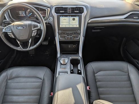 Used 2017 Ford Fusion SE w/ Equipment Group 602A FWD image 13