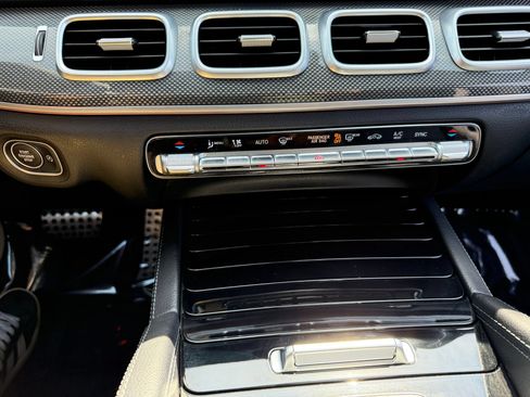 Used 2022 Mercedes-Benz GLS 450 4MATIC image 20
