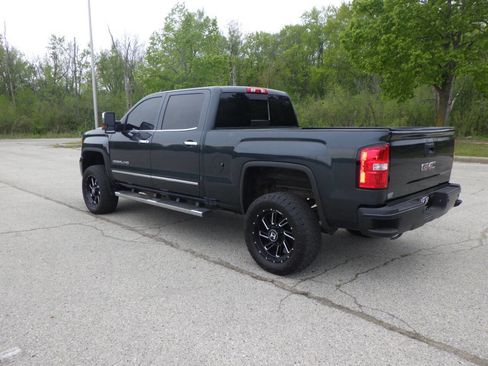 Used 2019 GMC Sierra 3500 Denali w/ Duramax Plus Package AWD/4WD image 3