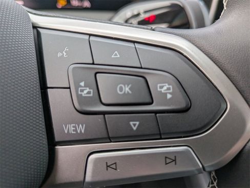 New 2026 Volkswagen Tiguan SE image 18