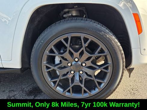 Certified 2025 Jeep Grand Cherokee Summit w/ Obsidian Package AWD/4WD image 9
