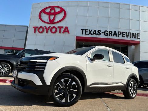 Used 2026 Nissan Kicks SV w/ Cold Weather Package AWD/4WD image 2