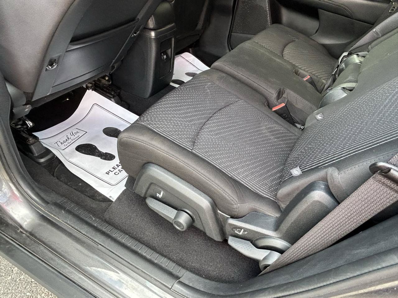 Used 2017 Dodge Journey SXT w/ Comfort/Convenience Group AWD/4WD image 11