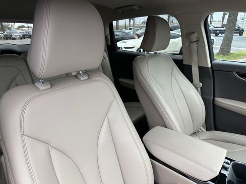 Used 2022 Lincoln Nautilus FWD w/ Premium Package image 24