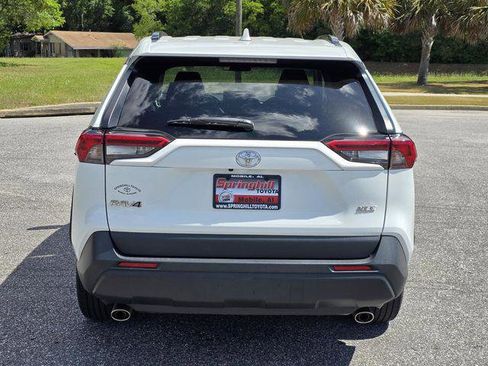 Certified 2022 Toyota RAV4 XLE w/ Convenience Package image 3