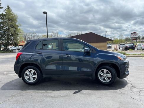 Used 2019 Chevrolet Trax LS w/ LPO, Protection Package FWD image 9