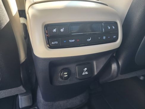 Used 2024 Hyundai Palisade Calligraphy image 16