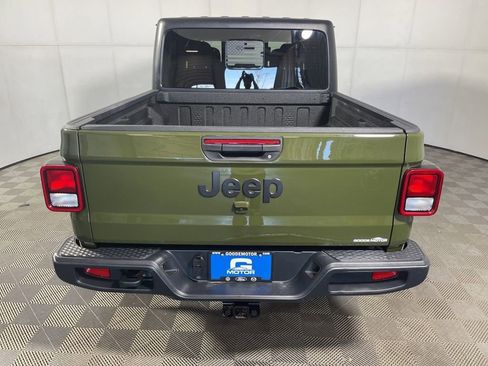 Used 2023 Jeep Gladiator Sport AWD/4WD image 5