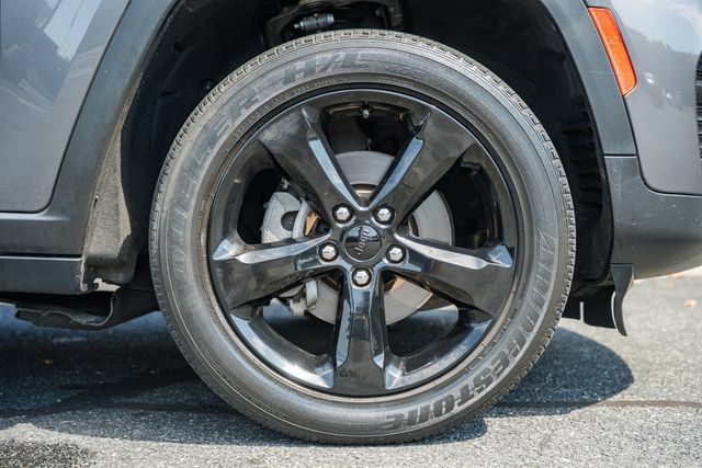 Used 2023 Jeep Grand Cherokee Altitude AWD/4WD image 39