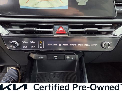 Used 2025 Kia Niro EX image 17