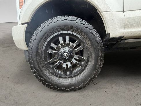 Used 2017 Ford F350 Platinum w/ Platinum Ultimate Package image 9