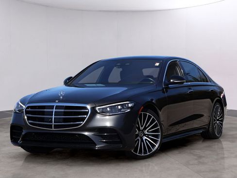 Used 2022 Mercedes-Benz S 500 4MATIC w/ AMG Line Package image 1