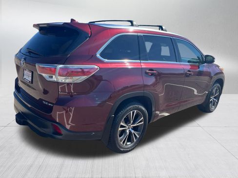 Used 2016 Toyota Highlander XLE image 6