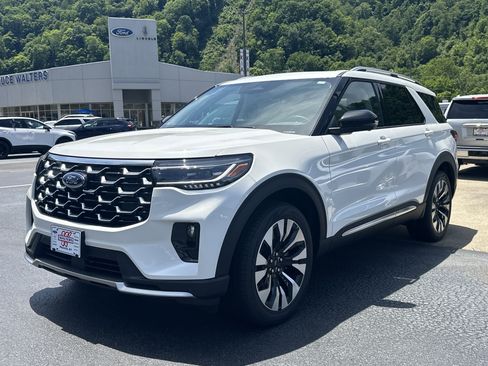 New 2026 Ford Explorer Platinum w/ LUX Leather Package AWD/4WD image 3