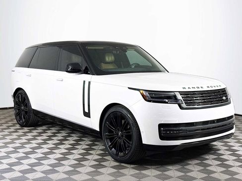 Used 2024 Land Rover Range Rover Long Wheelbase SE AWD/4WD image 3