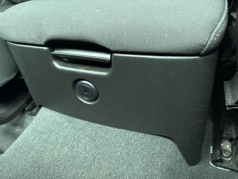 Used 2023 GMC Sierra 1500 Elevation image 29