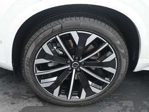 New 2026 Volvo XC90 B6 Ultra w/ Lounge Package image 9