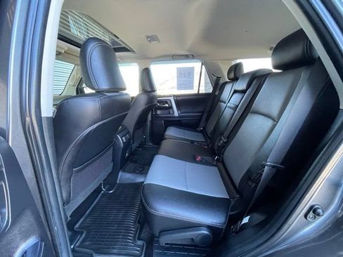 Used 2022 Toyota 4Runner SR5 Premium w/ Moonroof Package AWD/4WD image 9