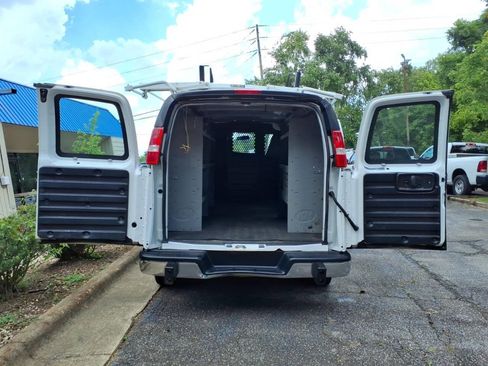 Used 2020 GMC Savana 2500 w/ Driver Convenience Package RWD image 16
