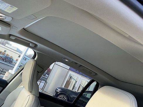New 2026 Volvo XC90 T8 Ultra w/ Protection Package Premier AWD/4WD image 17