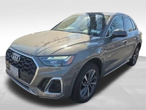 Used 2023 Audi Q5 2.0T Premium Plus w/ Premium Plus Package AWD/4WD image 2