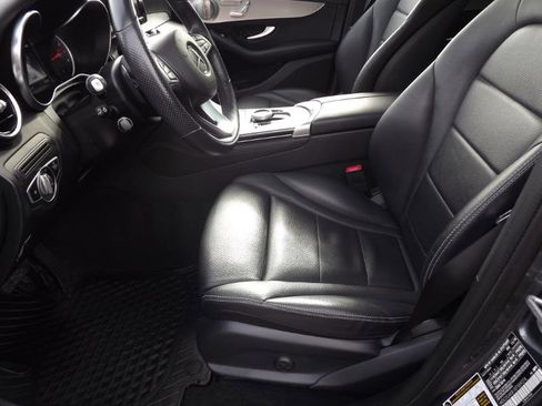 Used 2019 Mercedes-Benz GLC 300 4MATIC image 10