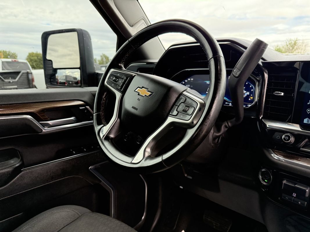 Used 2024 Chevrolet Silverado 2500 LT w/ Convenience Package AWD/4WD image 16