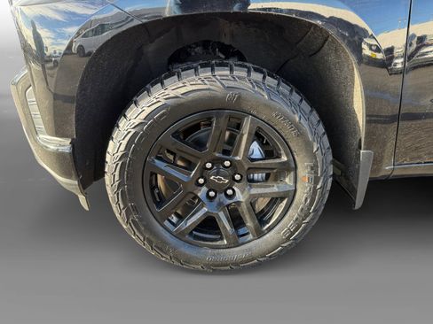 Used 2022 Chevrolet Silverado 1500 RST w/ LPO, Blackout Package image 9