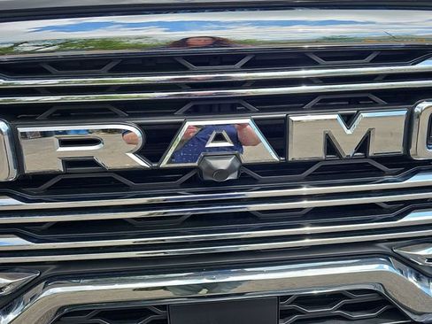 Used 2025 RAM 3500 Laramie AWD/4WD image 31