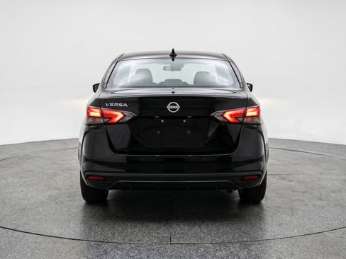 Used 2025 Nissan Versa SV image 7