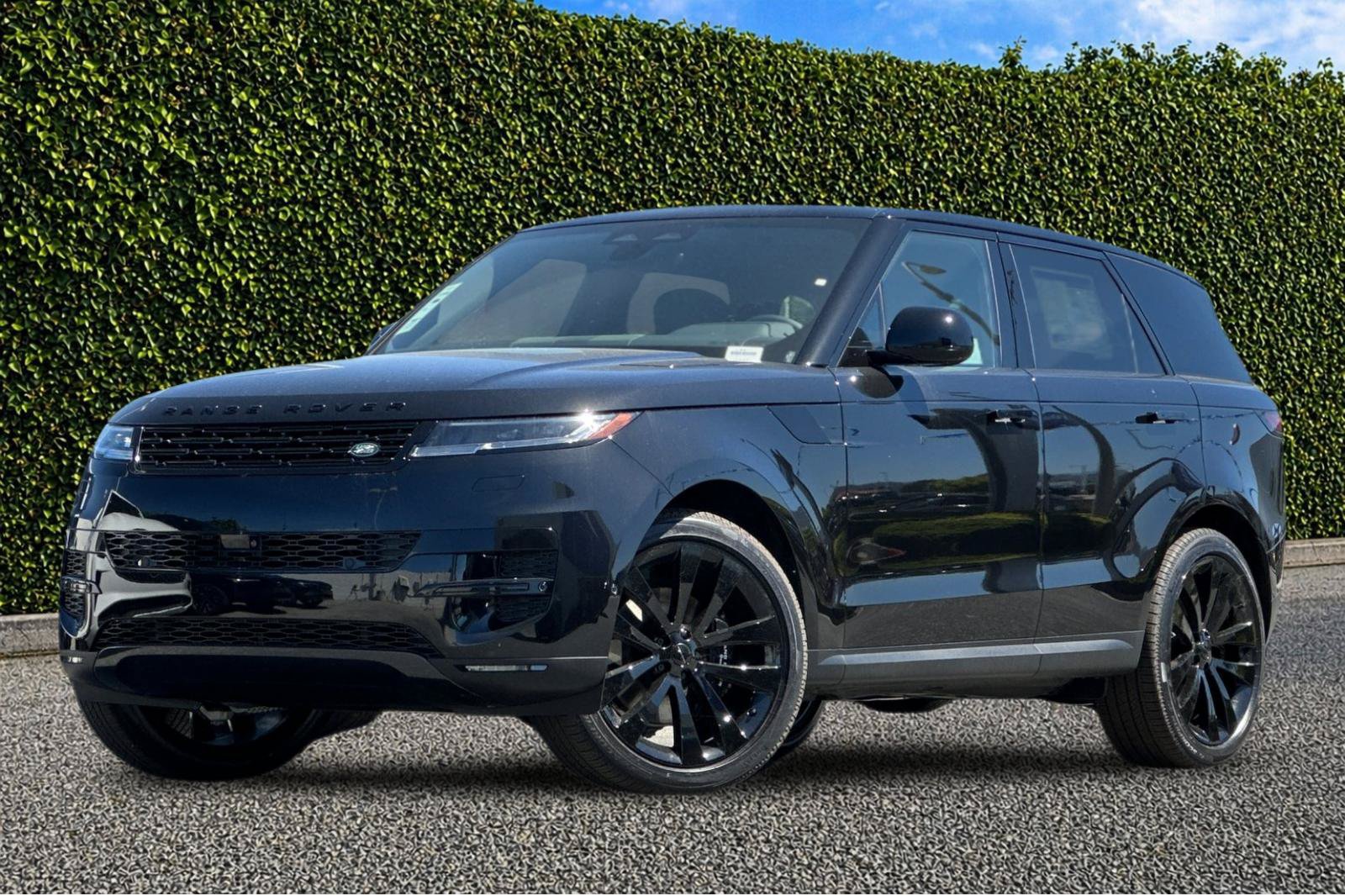 Used 2026 Land Rover Range Rover Sport SE AWD/4WD image 8