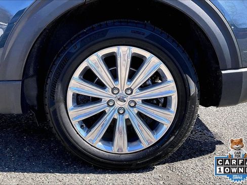 Used 2024 Ford Explorer Limited w/ Limited Technology Package image 10