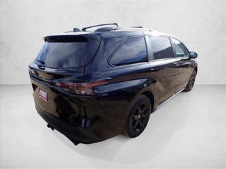 Used 2025 Toyota Sienna XLE Woodland Edition AWD/4WD video 4
