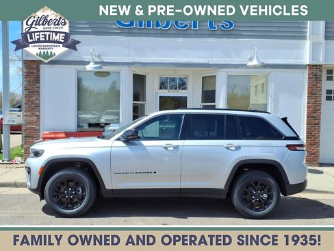New 2026 Jeep Grand Cherokee Altitude AWD/4WD image 1