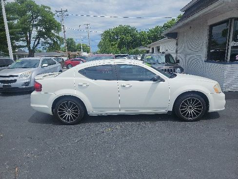Used 2011 Dodge Avenger Heat FWD image 2