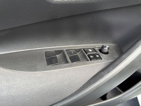 Used 2022 Toyota Corolla LE FWD image 15