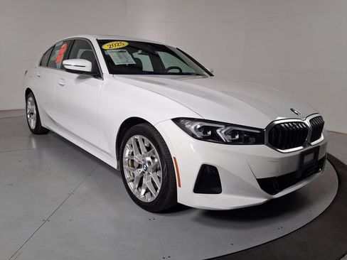 Used 2025 BMW 330i Sedan w/ Convenience Package RWD image 2