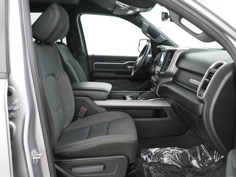 Used 2019 RAM 1500 Big Horn AWD/4WD image 11