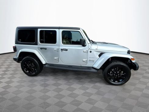 Used 2023 Jeep Wrangler Unlimited Sahara w/ Cold Weather Group AWD/4WD image 5